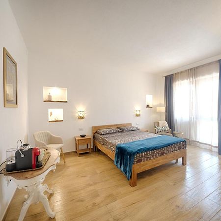 Cozy Guest House Downtown Olbia Exterior foto