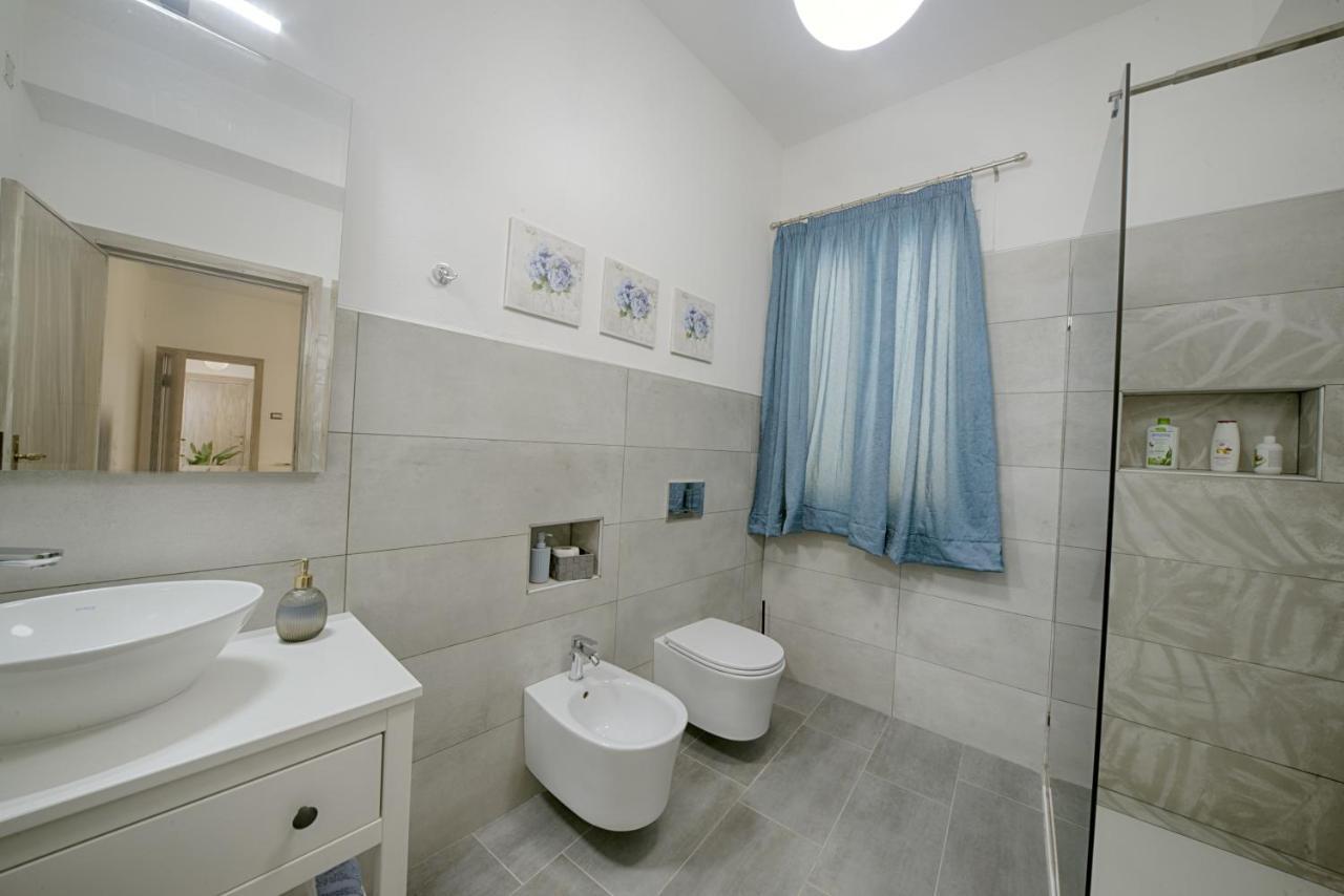Cozy Guest House Downtown Olbia Exterior foto